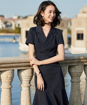 Elegant look for social dinners